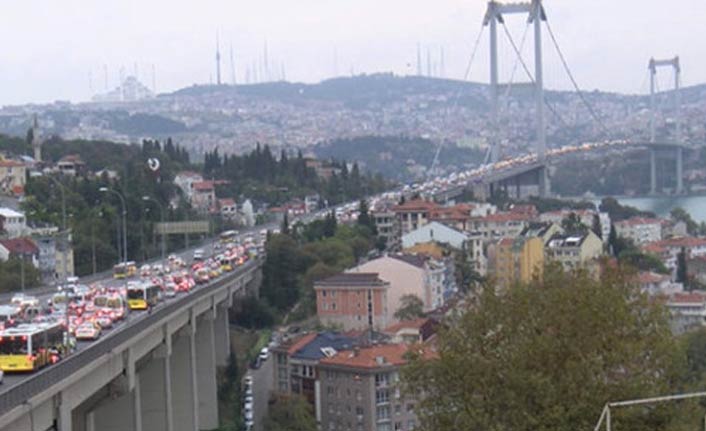 15 Temmuz köprüsünde intihar girişimi!