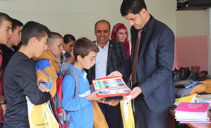 348 çocuğa kıyafet ve kırtasiye desteği sağlandı