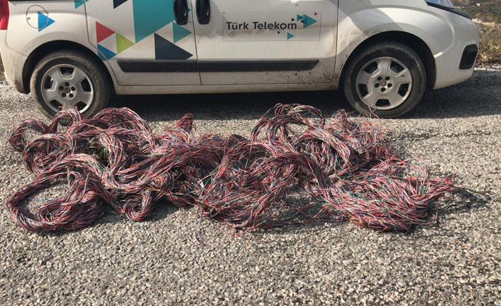 700 metrelik kabloyu çaldı