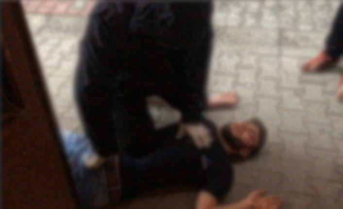 Uyuşturucu kullanan şahıs polis memuruna saldırdı