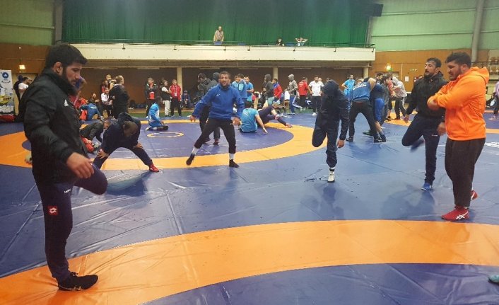 Milliler, Dünya Güreş Şampiyonası’nda madalya peşinde