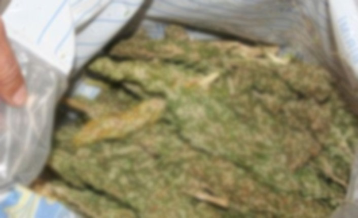 Burdur'da uyuşturucu operasyonu : 3 gözaltı