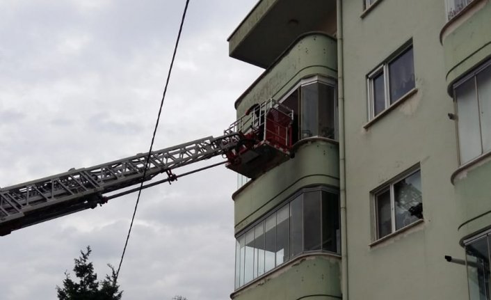 Eve balkondan girip hastaya müdahale ettiler