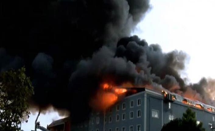 Fabrikada yangın - 2 fabrikaya daha sıçradı