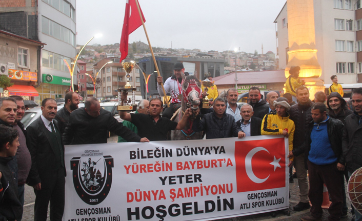 Bayburt, Dünya Şampiyonu'nu karşıladı!