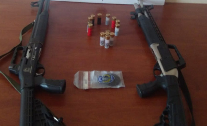 Yol uygulamasında ruhsatsız silah ve uyuşturucu ele geçirildi