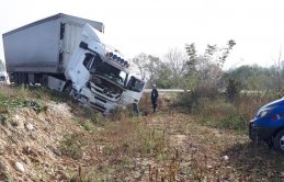 Tır askeri araca çarptı: 1 asker yaralandı