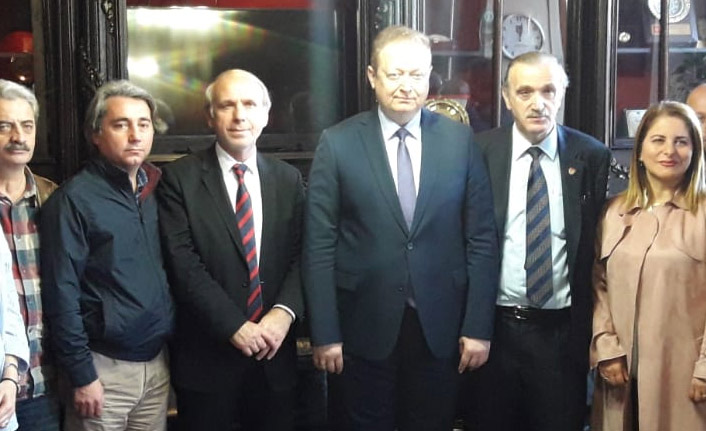 Vali Yavuz cemiyette veda etti