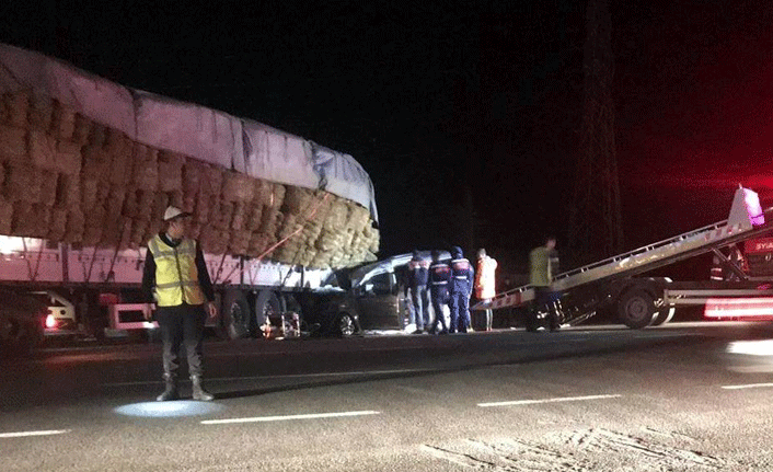 Ticari araç ile tır çarpıştı:2 ölü