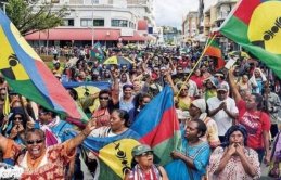 Bağımsızlık için sandık başına gitti