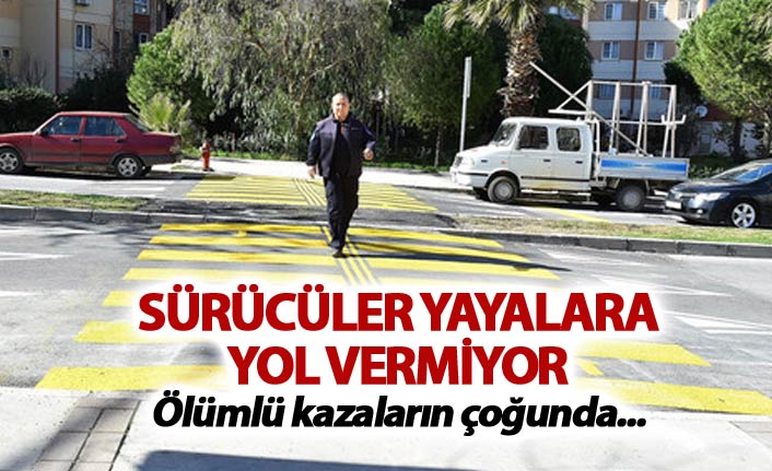 Sürücüler yayalara yol vermiyor