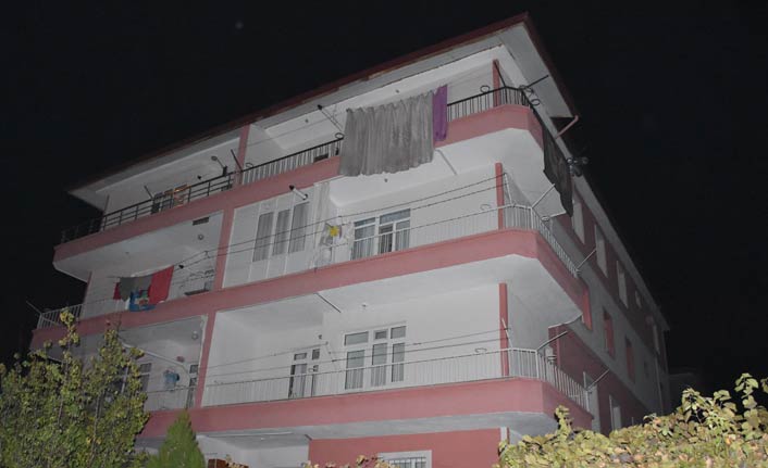 2 yaşındaki yeğenini 5. kattan attı
