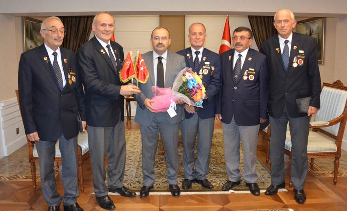 Vali Ustaoğlu'na ziyaretler sürüyor