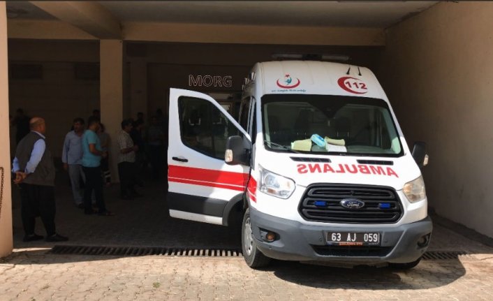 Cinnet getirdi, önce karısını sonra da kendisini tüfekle vurdu