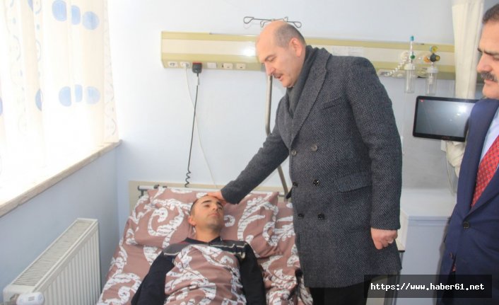Süleyman Soylu Hakkari’de yaralı askerleri ziyaret etti 