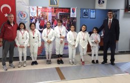 Trabzon'da '10 Kasım Atatürk'ü Anma Eskrim Kupası' düzenlendi