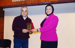 Ahmet Külekçi’ye plaket