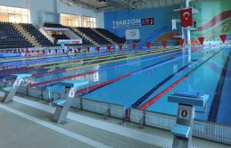 Trabzon'da kış yüzme okullarına ilgi artıyor