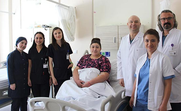 Sırt ağrısıyla gitti karnından 5 kiloluk kitle çıkarıldı