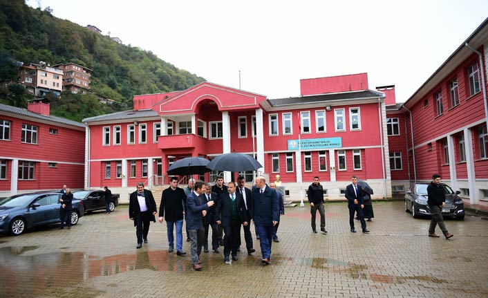 Vali Ustaoğlu'ndan 112 Merkerzine ziyaret