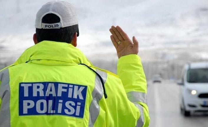 Polis, emniyet müdürünün kızına ceza yazdı!