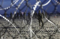 Meksika-ABD sınırında gerginlik: Evinize dönün!