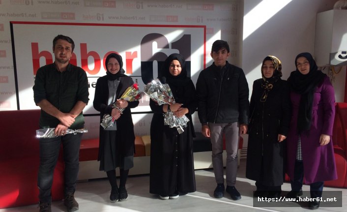 Öğrenciler vatandaşların Mevlid Kandili'ni kutladı