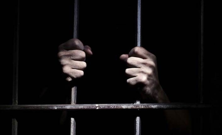 Bebeğini doğurup atan anneye ömür boyu hapis cezası