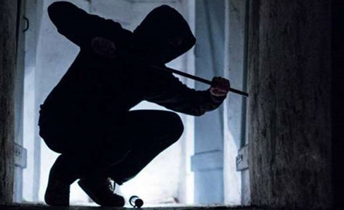 Hırsızlar askeriyenin mühimmat deposuna dadandı