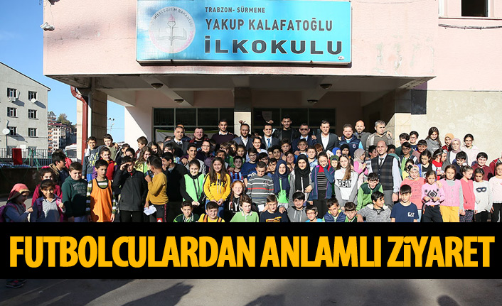 Trabzonsporlu futbolculardan anlamlı ziyaret