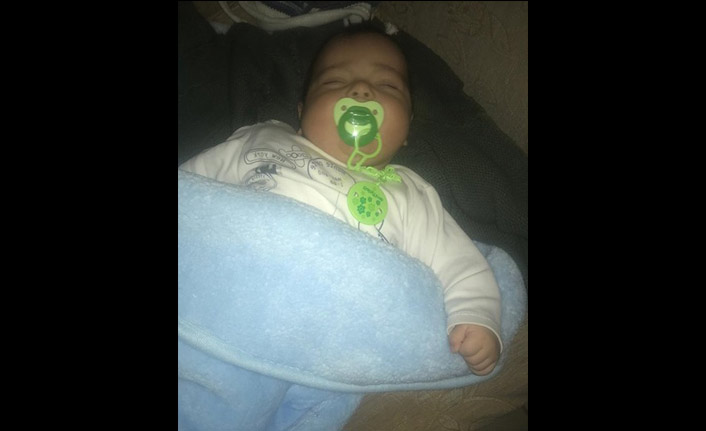 4 aylık bebeğini akaryakıt istasyonuna bıraktı