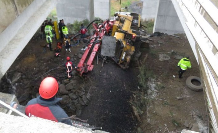 Beton mikseri devrildi