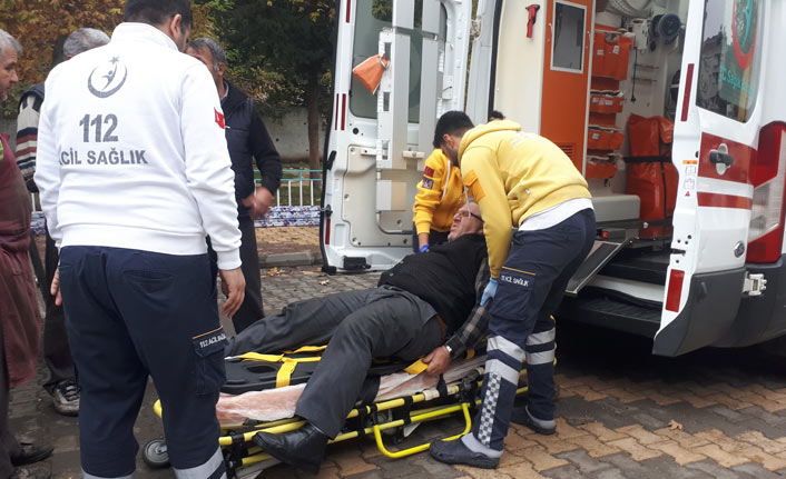 Kamyon kasasından düşen adam yaralandı