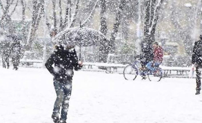 Çanakkale'nin yüksek kesimlerinde kar yağışı başladı