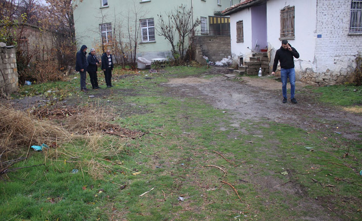 Av tüfeğiyle vurularak öldürüldü