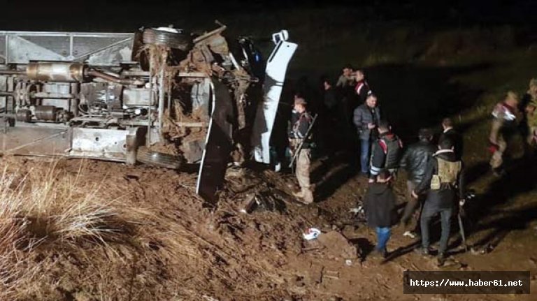 Ağrı'da yolcu otobüsü devrildi! Çok sayıda yaralı var