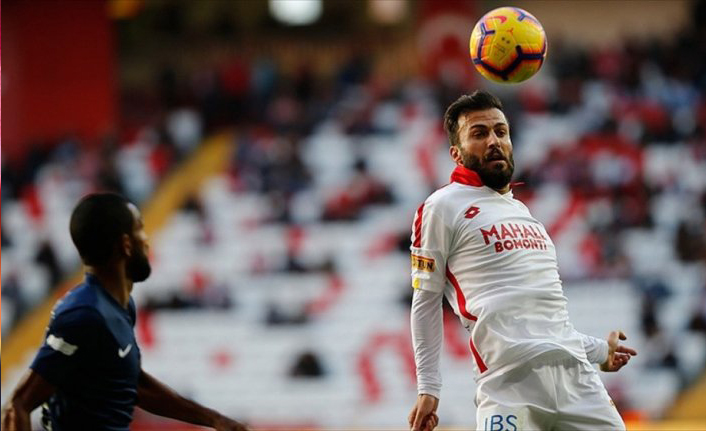 Süper Lig'de Eski Trabzonsporlu Yıldızdan Kritik Asist: Antalyaspor Kazandı