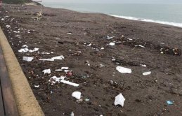 Karadeniz sahilleri çöplüğe döndü