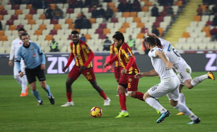 Yeni Malatyaspor ile Akhisarspor Malatya’da puanları paylaştı