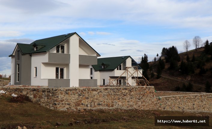 Trabzon'da yaylada 'haç sembollü' yapı tartışması