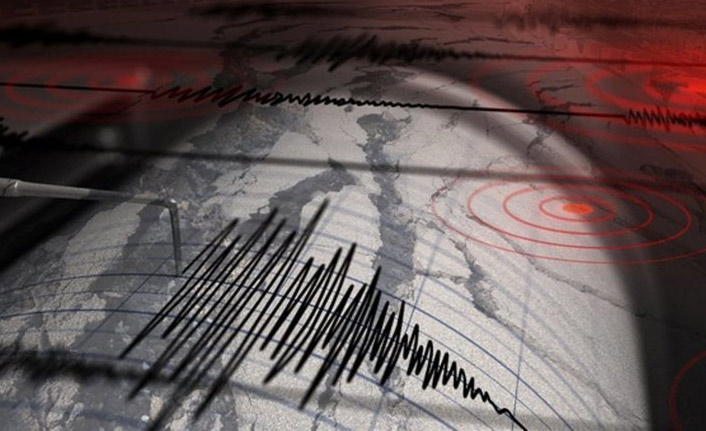 7,5'lik depremle sarsıldılar