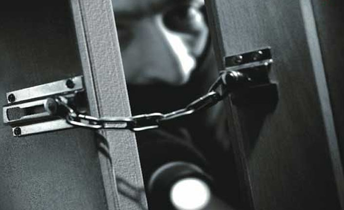 Farklı olaylarda hırsızlık yapan 3 zanlı tutuklandı