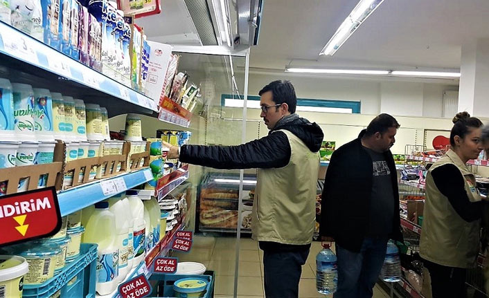 Marketlerde gıda denetimi devam ediyor