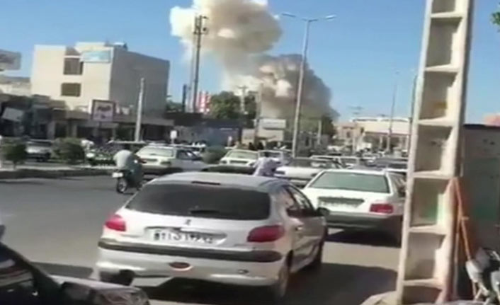 Bomba yüklü araç patladı 3 polis hayatını kaybetti