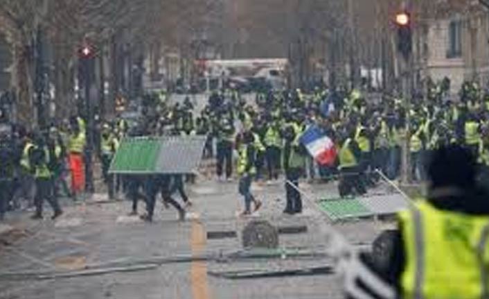 Fransa’da gözaltı sayısı 974’e yükseldi