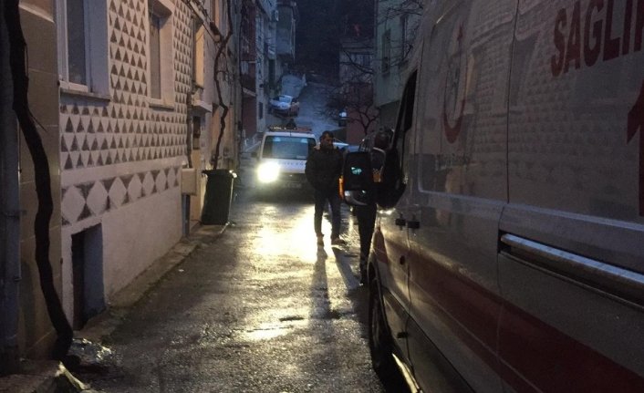 80 yaşındaki adam karısının boğazını kesti 09 Aralık 2018