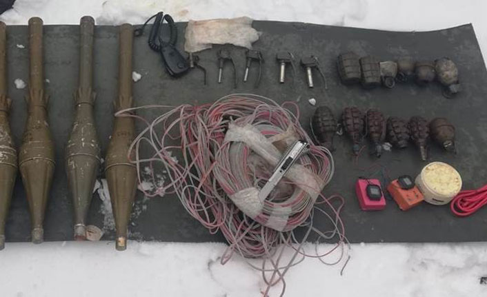 Hakkari kırsalında silah ve mühimmat ele geçirildi