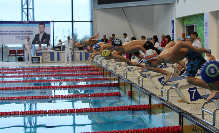 Trabzon'da yüzme şampiyonası finaller başladı