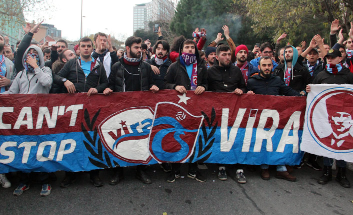 Trabzonspor taraftarı stada geldi