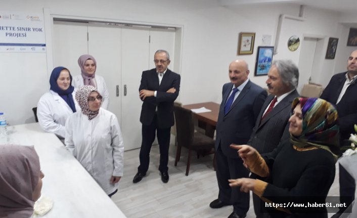 Hamurlu Ellere Çiçekli Ziyaret